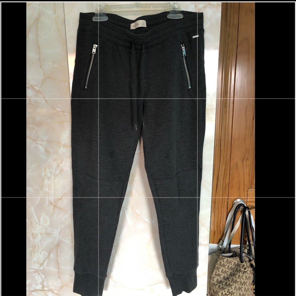 Hollister joggers